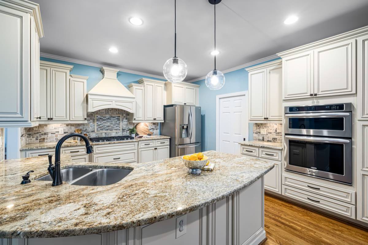 Custom Kitchen Cabinets in Oxnard, CA